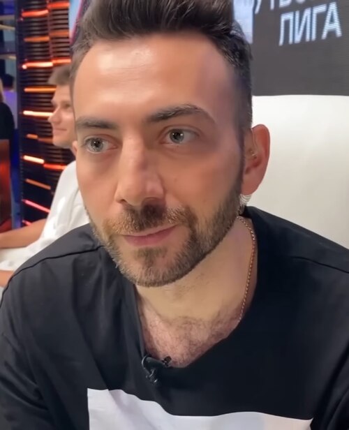 Карен Адамян