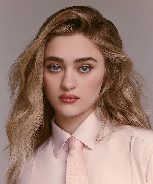 Лиззи Грин
